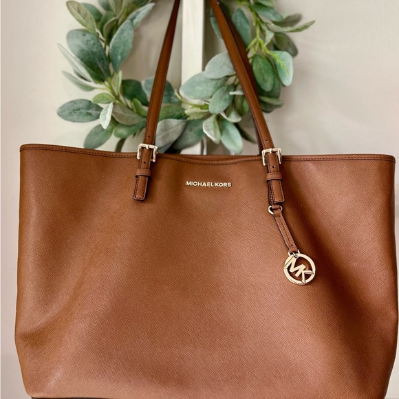 Michael Kors | Quinn Large East-West Tote Bag - Picture 4 of 15